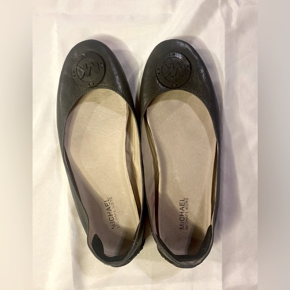 Michael Kors Deri Babet Black Leather Flat shoes slip ons size 11M.. Used